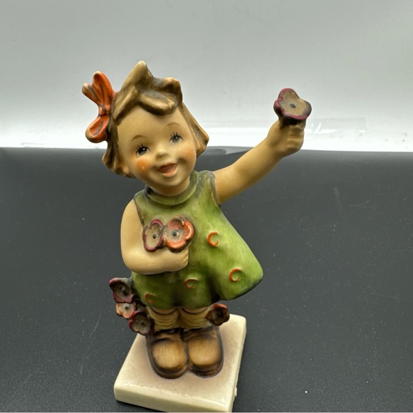 1950’s Hummel Goebel #72 "Spring Cheer" 5.25" Tall  Full Bee Mark TMK-2 - Picture 2 of 8